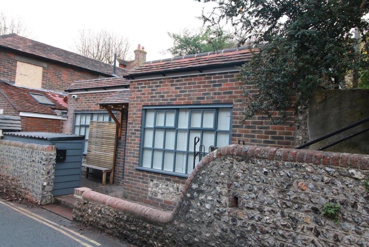 Alfriston Lodge By Air Premier Bagian luar foto